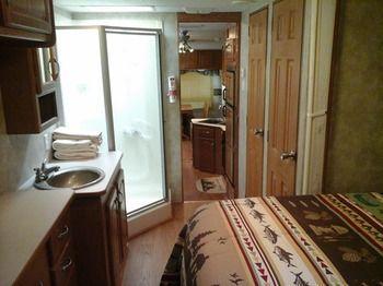 Camp James Hotel Кърнвил Екстериор снимка